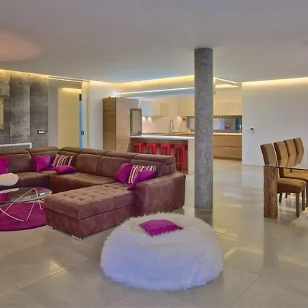 Casa de hóspedes Aria By 4*